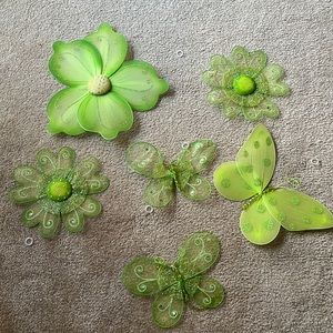 Lot of Fabric flowers and butterflies!